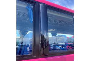 新型コロナウイルスの換気対策・危険防止のためのバス窓用バイザーを開発